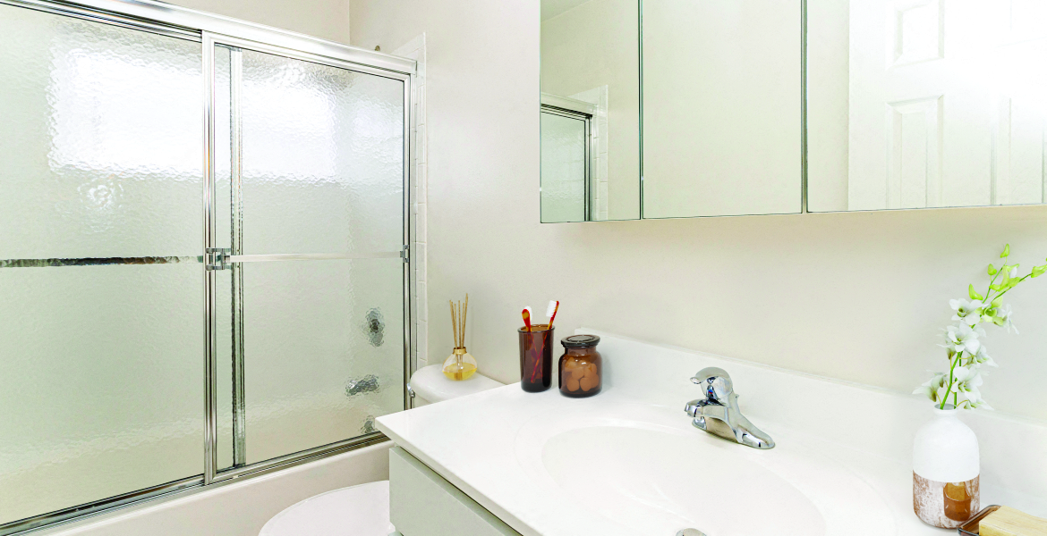 Patchogue NY, Apartments Heatherwood House at Patchogue Photo Gallery